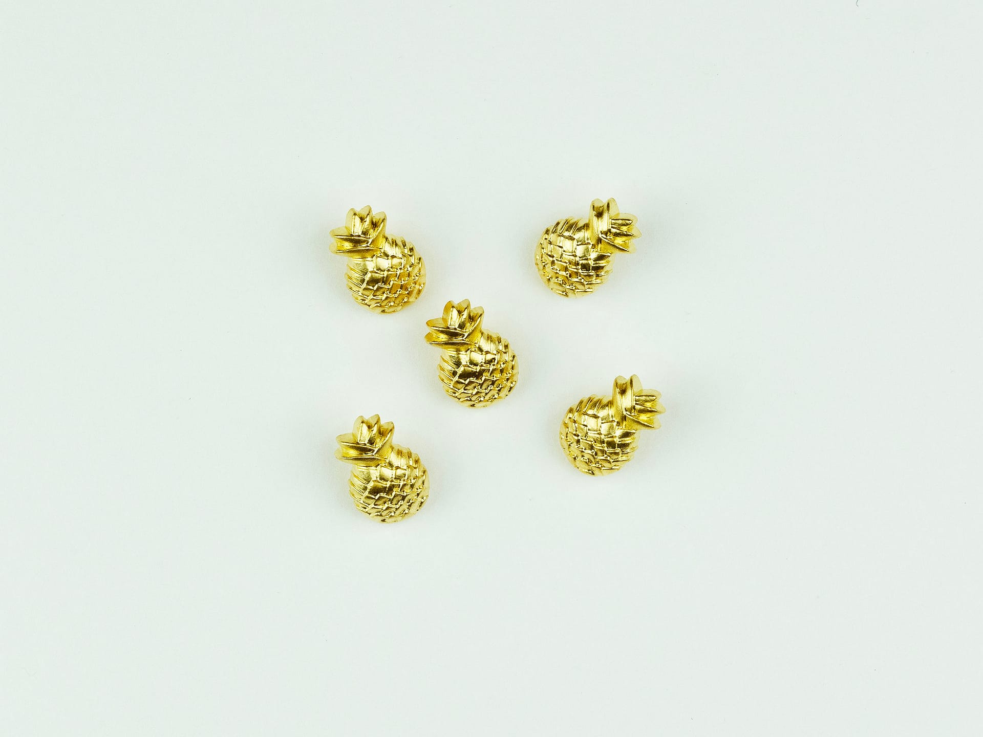 Metallic gold pineapple buttons 18mm